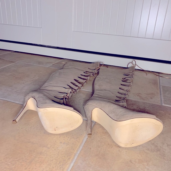 Thigh-high gladiator sandals - Picture 3 of 4